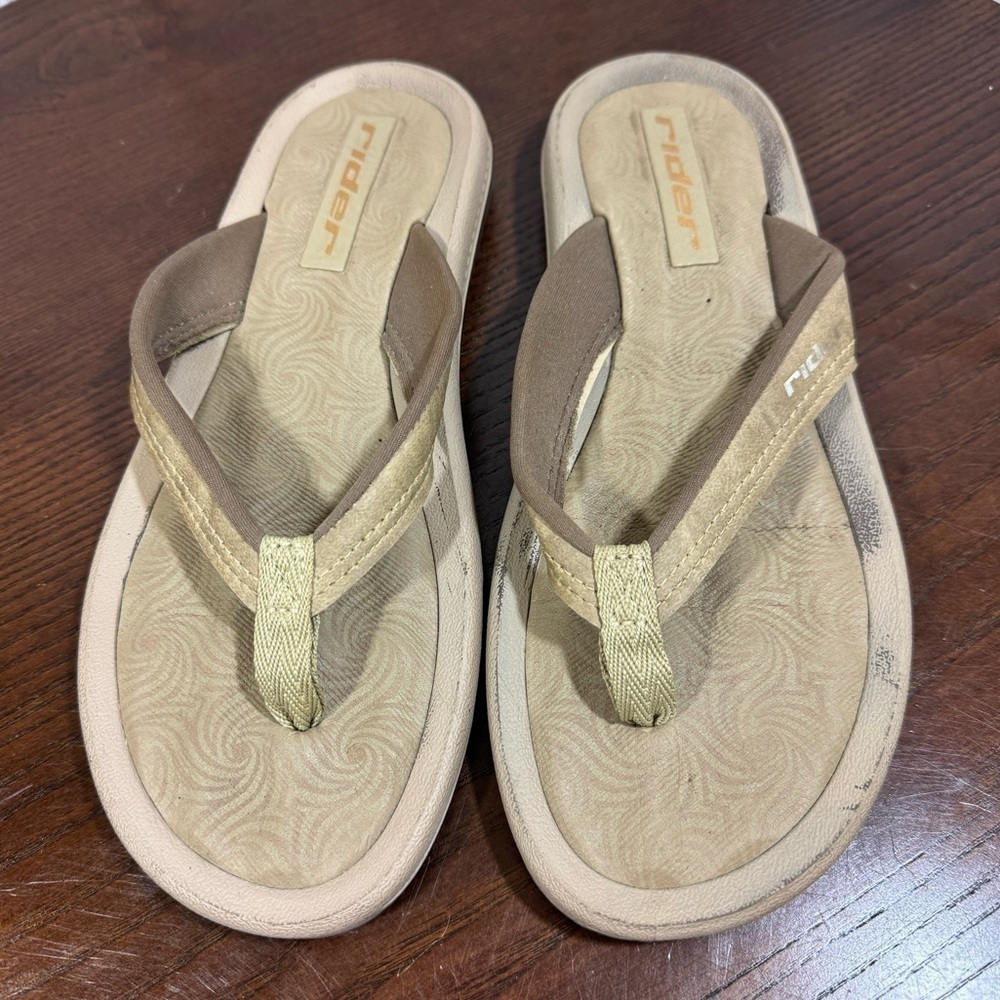 RIDER GRENDENE cushiony flip flops very comfortable made in Brazil size 7 GUC